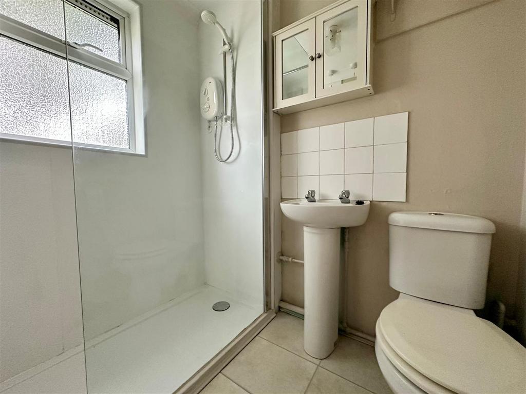 Shower Room.jpg