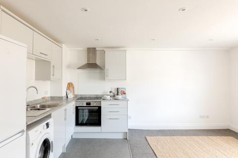 Flat 3, 32 The Mall, Clifton, Bristol, BS8 4DS