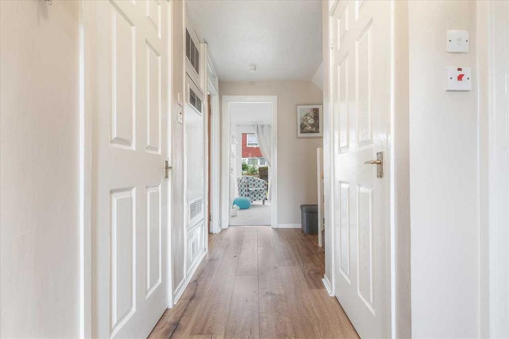 Entrance Hallway (1)