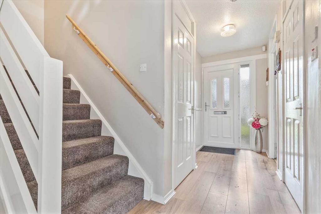 Entrance Hallway (2)