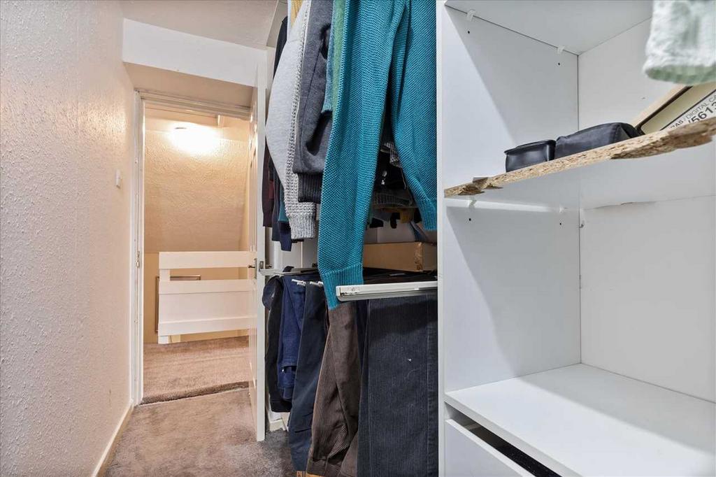 Walk In Cupboard (2)