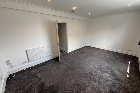 1 bedroom apartment to rent, Parrs Wood Court, Wilmslow Road, Manchester