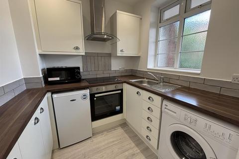 1 bedroom apartment to rent, Parrs Wood Court, Wilmslow Road, Manchester