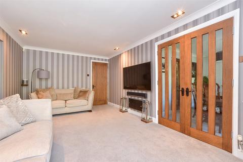 5 bedroom detached house for sale, Primrose Drive, Ashford TN23