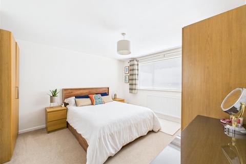 5 Barleycroft Close, Matson, Gloucester, GL4 6JU