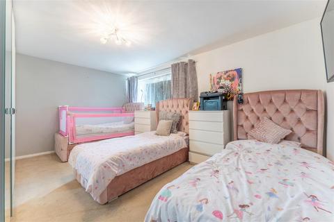 undefined, Crane Lodge Road, Hounslow TW5