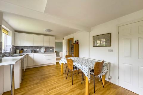 4 bedroom detached house for sale, Manor Park Gardens, Gomersal