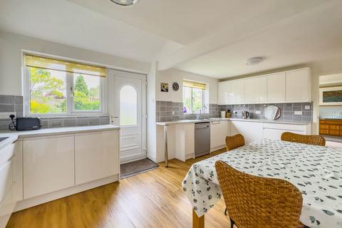 4 bedroom detached house for sale, Manor Park Gardens, Gomersal