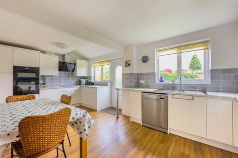 4 bedroom detached house for sale, Manor Park Gardens, Gomersal