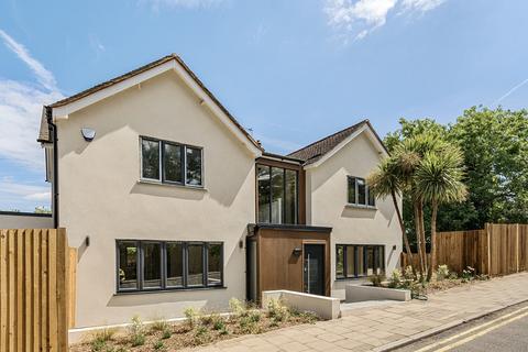 8 Green Close, Bromley, BR2 0HJ