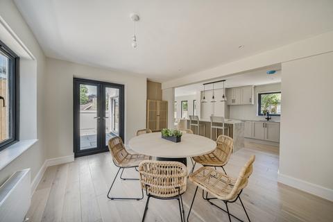 8 Green Close, Bromley, BR2 0HJ