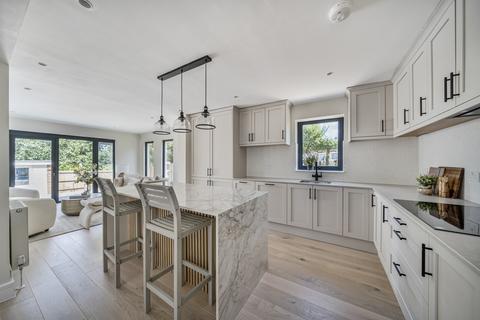 8 Green Close, Bromley, BR2 0HJ