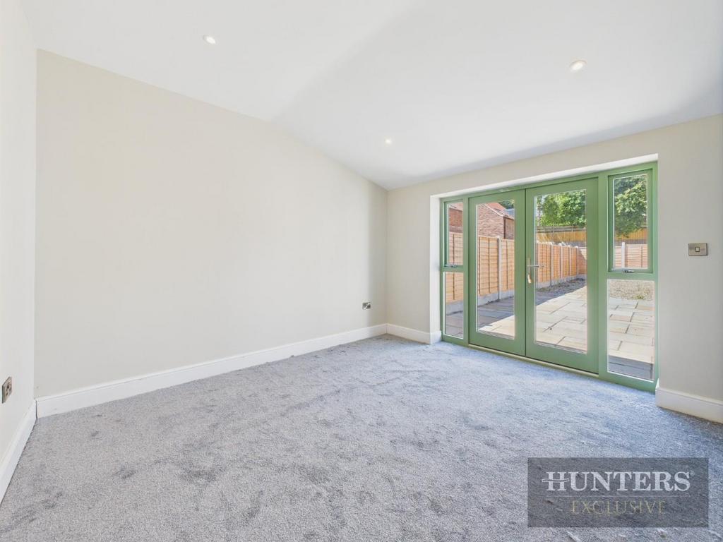 CAM05316 G0-PR0135-STILL012.jpg