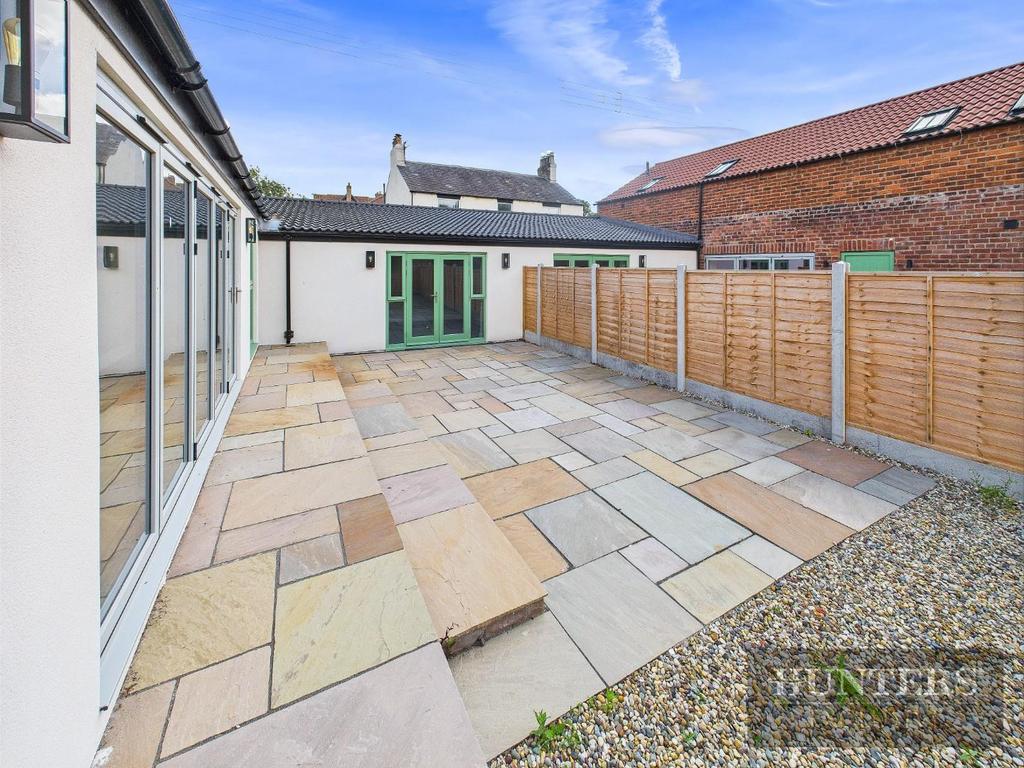 CAM05316 G0-PR0135-STILL024.jpg