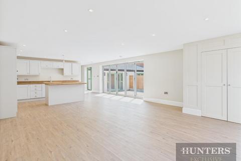 undefined, Ganton Road, Foxholes