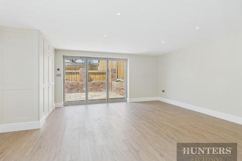 undefined, Ganton Road, Foxholes