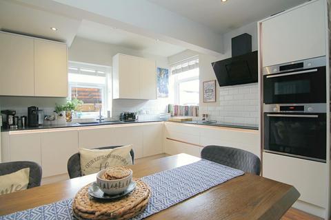 3 bedroom semi-detached house for sale, Ashfield Grove, Pudsey, West Yorkshire