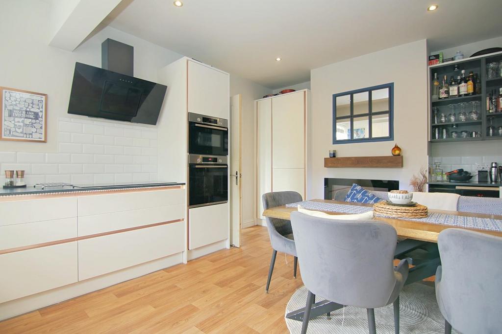 Kitchen diner