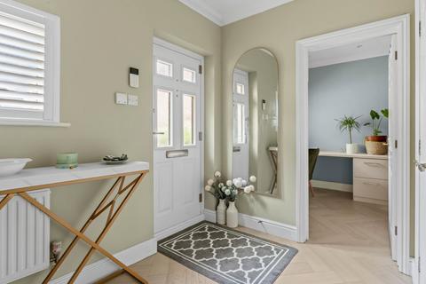 28 The Shearers, Bishop's Stortford, CM23 4AZ