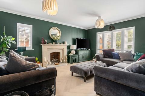 28 The Shearers, Bishop's Stortford, CM23 4AZ