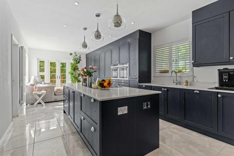 28 The Shearers, Bishop's Stortford, CM23 4AZ