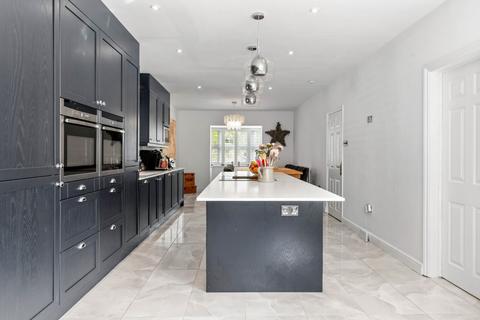 28 The Shearers, Bishop's Stortford, CM23 4AZ