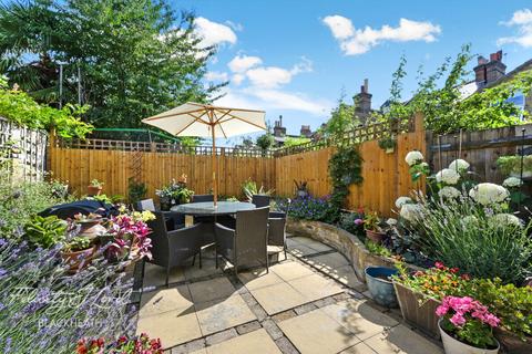 54 Craigerne Road, London, SE3 8SN