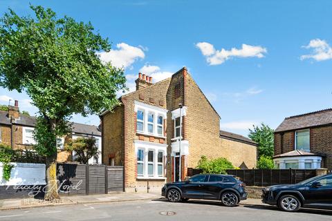 54 Craigerne Road, London, SE3 8SN