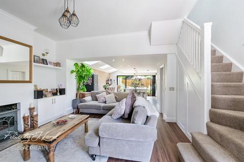 54 Craigerne Road, London, SE3 8SN