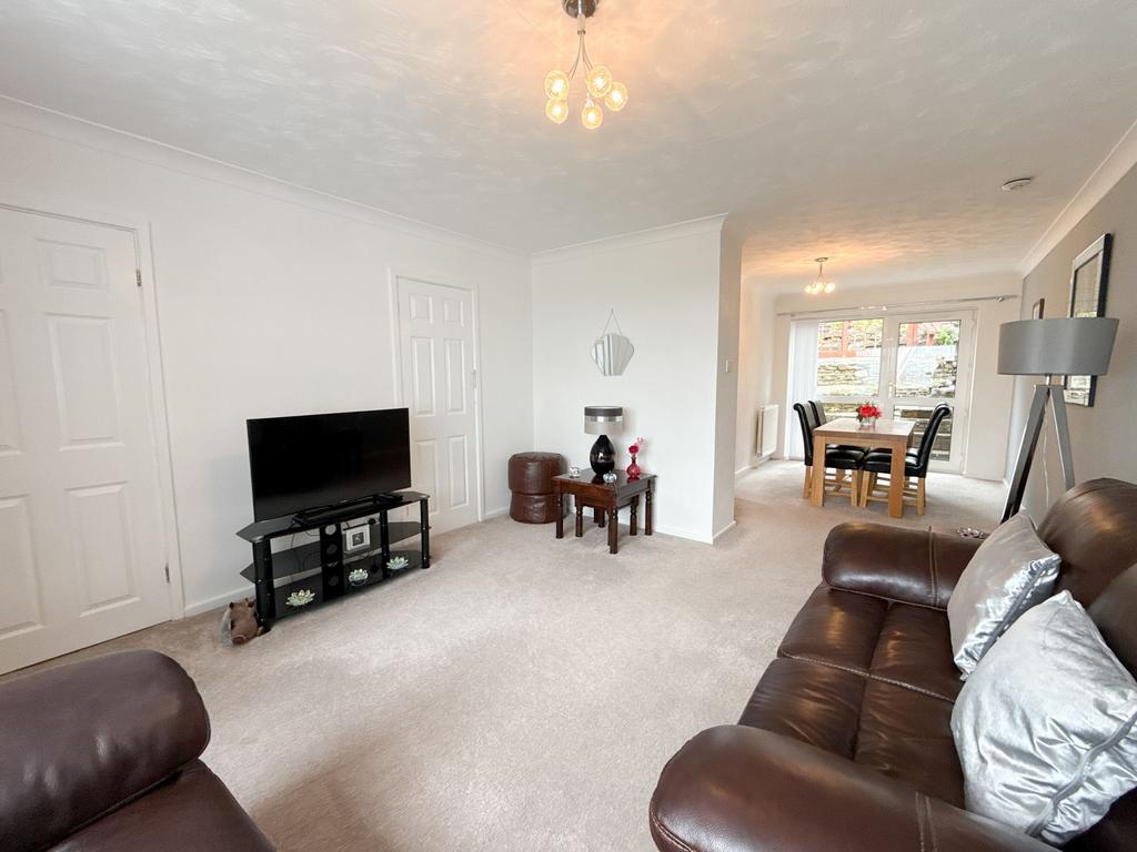 Lounge/Dining Room
