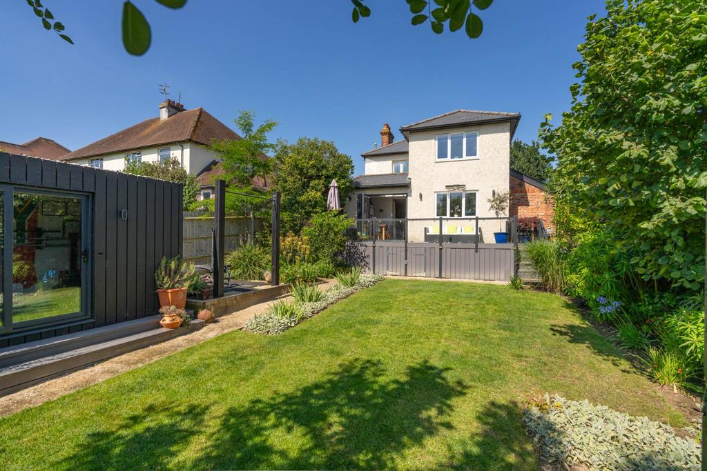the-ridgewaye-southborough-3-bed-detached-house-825-000