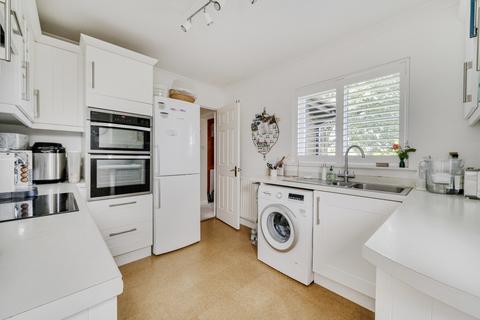 11 Ashbarn Crescent, Winchester, SO22 4LW