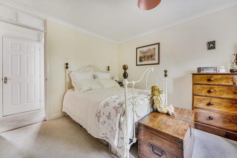 11 Ashbarn Crescent, Winchester, SO22 4LW