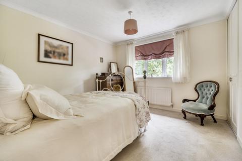 11 Ashbarn Crescent, Winchester, SO22 4LW