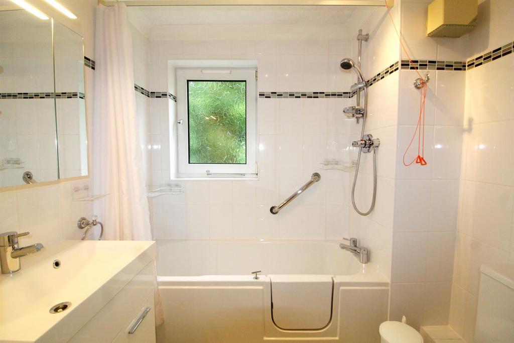 E Bathroom.jpg