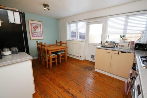 8 Shipton Drive, Uttoxeter, ST14 7NJ