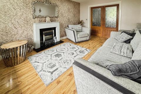 4 bedroom detached house for sale, Raeburn Drive, Bradford BD6