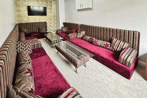 4 bedroom detached house for sale, Raeburn Drive, Bradford BD6