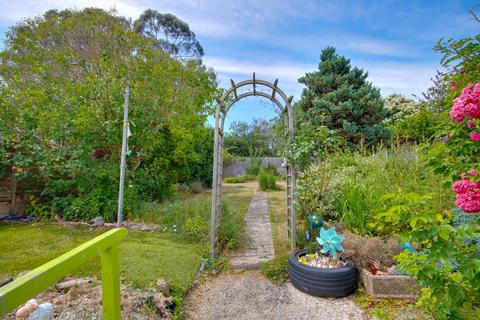 undefined, BITTERNE! NO FORWARD CHAIN! CHECK OUT THE GARDEN!