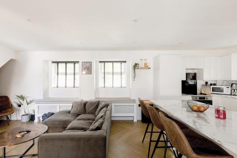 2 bedroom detached house for sale