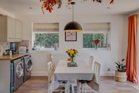 40 Fox Lane, Bromsgrove, B61 7NL