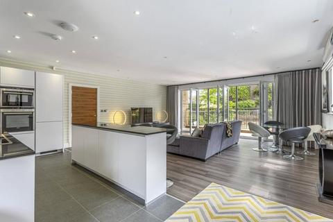 undefined, The Groves, 46 Station Road, Beaconsfield, Buckinghamshire, HP9
