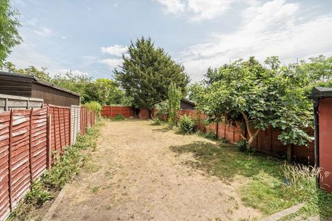 19 Cheyne Avenue, Twickenham, TW2 6AN