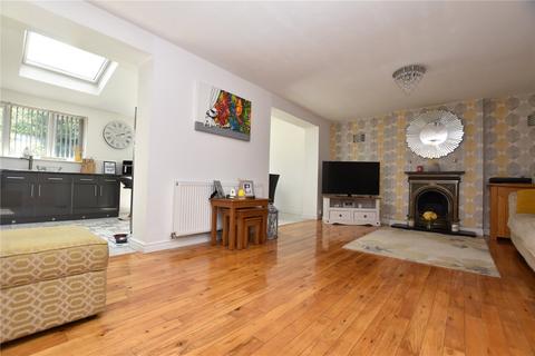 4 bedroom detached house for sale, Sandringham Close, Morley, Leeds