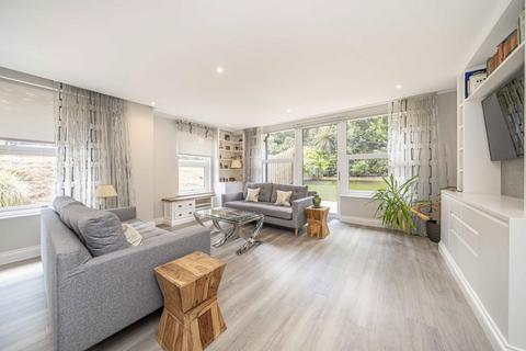 2 bedroom flat for sale, Hampton Road, Teddington TW11
