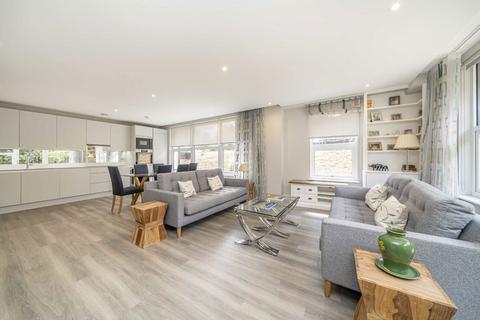 2 bedroom flat for sale, Hampton Road, Teddington TW11