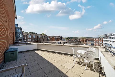 2 bedroom apartment for sale, Trinity Gate, Epsom Road, Guildford