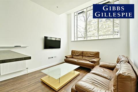 undefined, Great West Road, Brentford, TW8