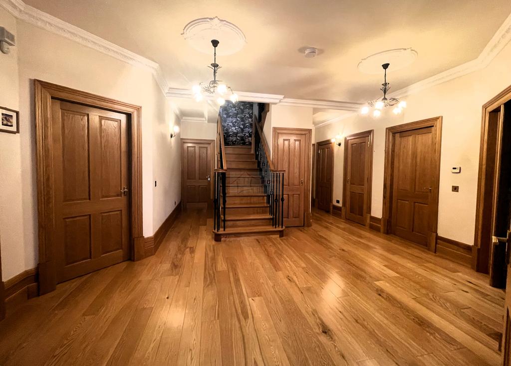 Hallway.JPG