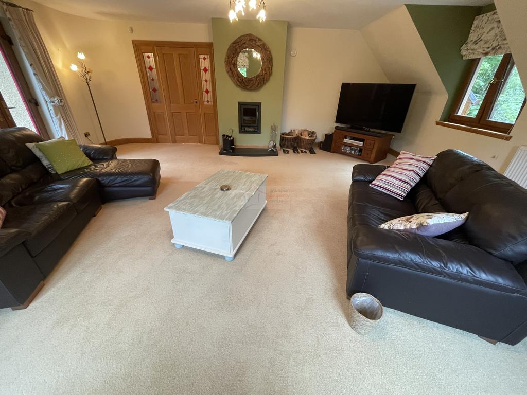 Lounge a.JPG